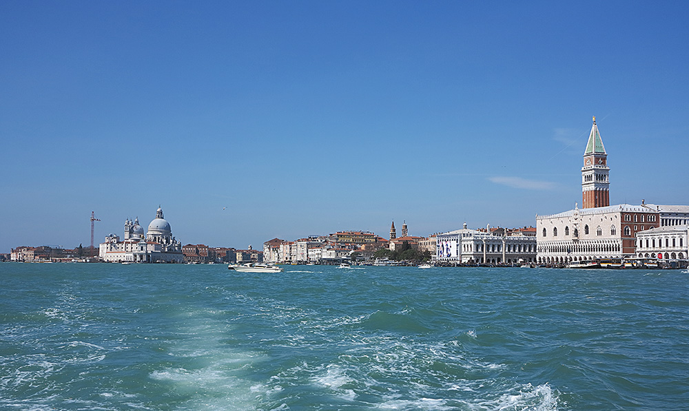 По Венеции на такси
