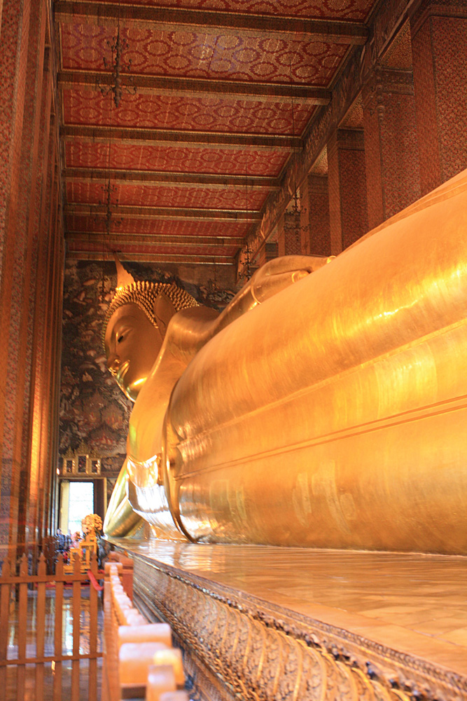 Храм лежащего Будды.